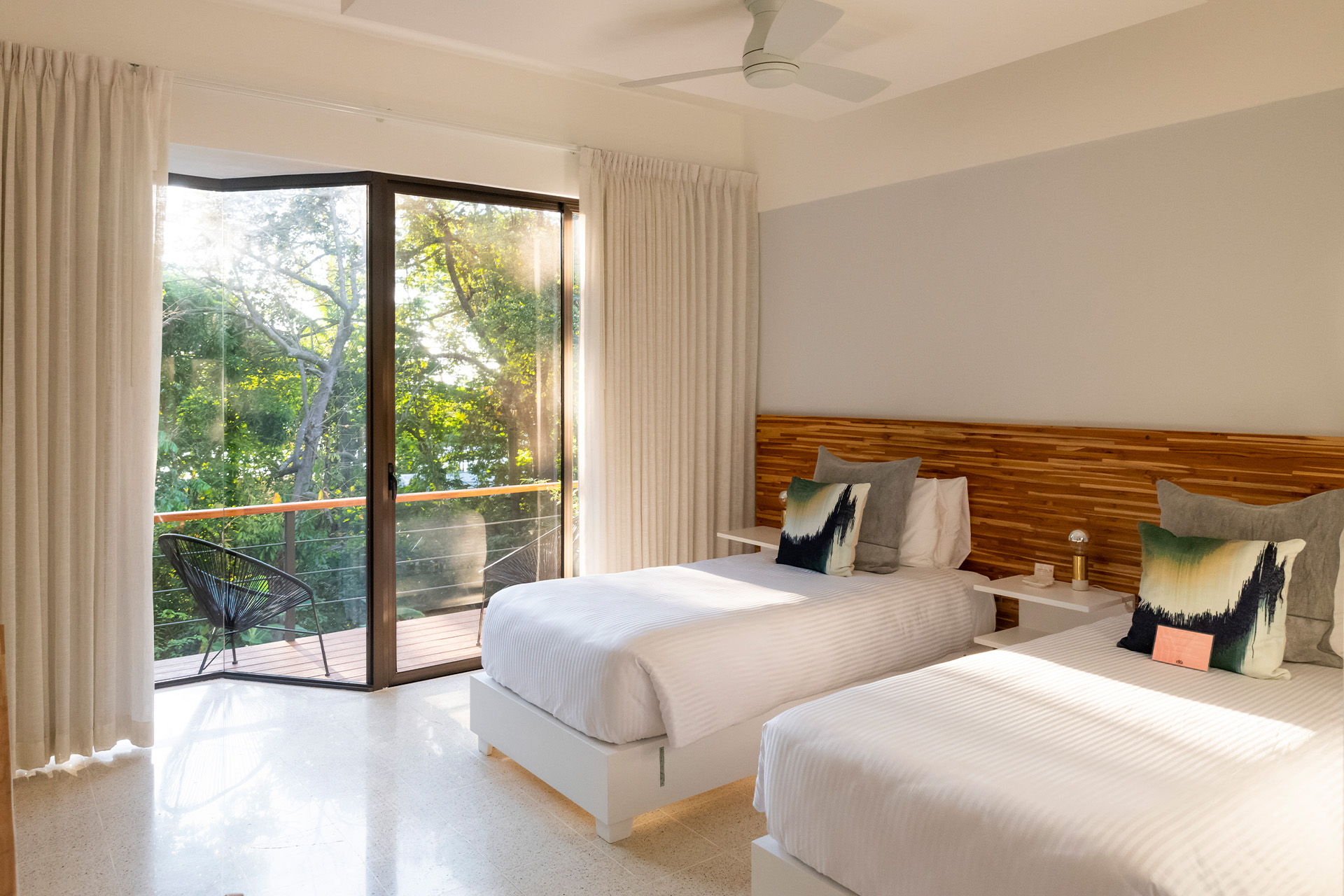 Deluxe Balcony Friends